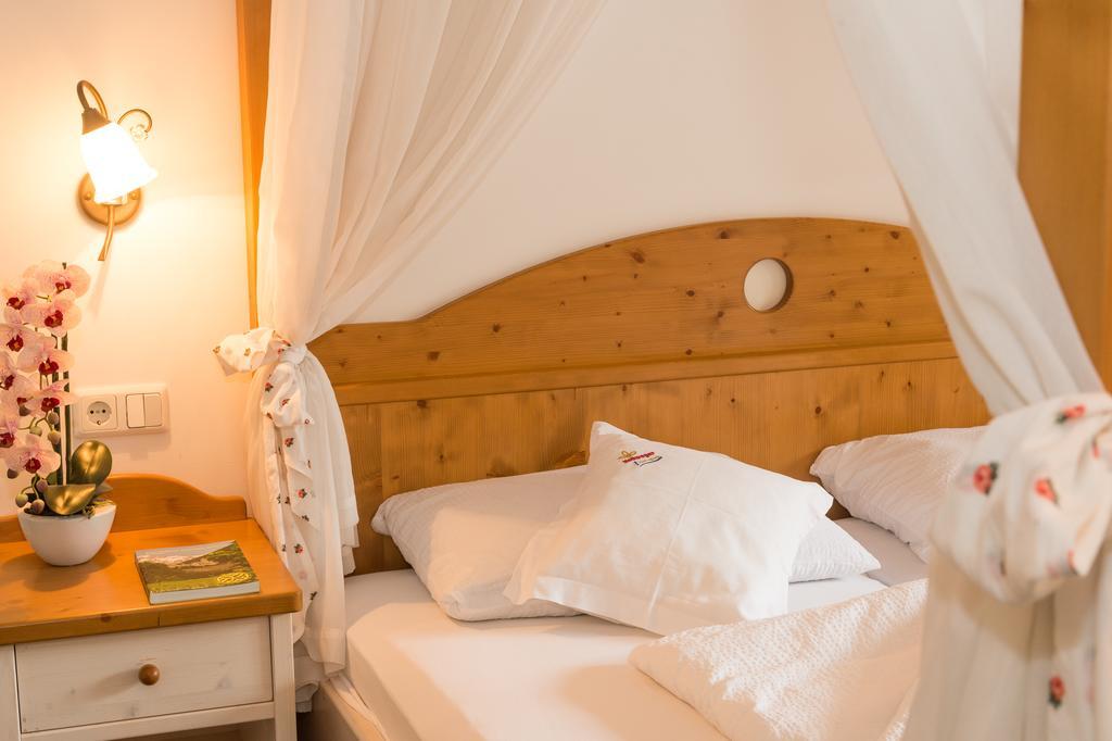 Hotel Hellweger Campo Tures Exterior foto