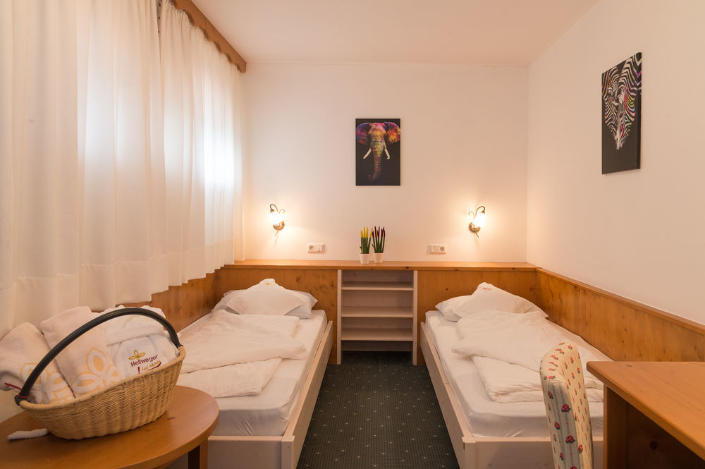 Hotel Hellweger Campo Tures Exterior foto