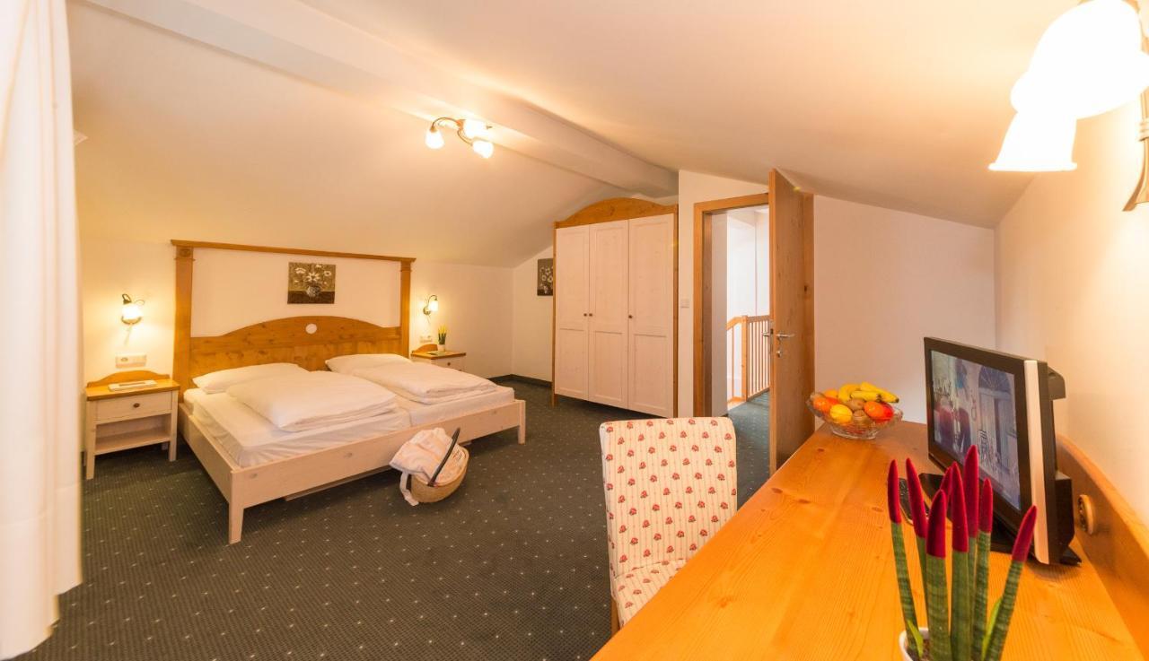 Hotel Hellweger Campo Tures Exterior foto